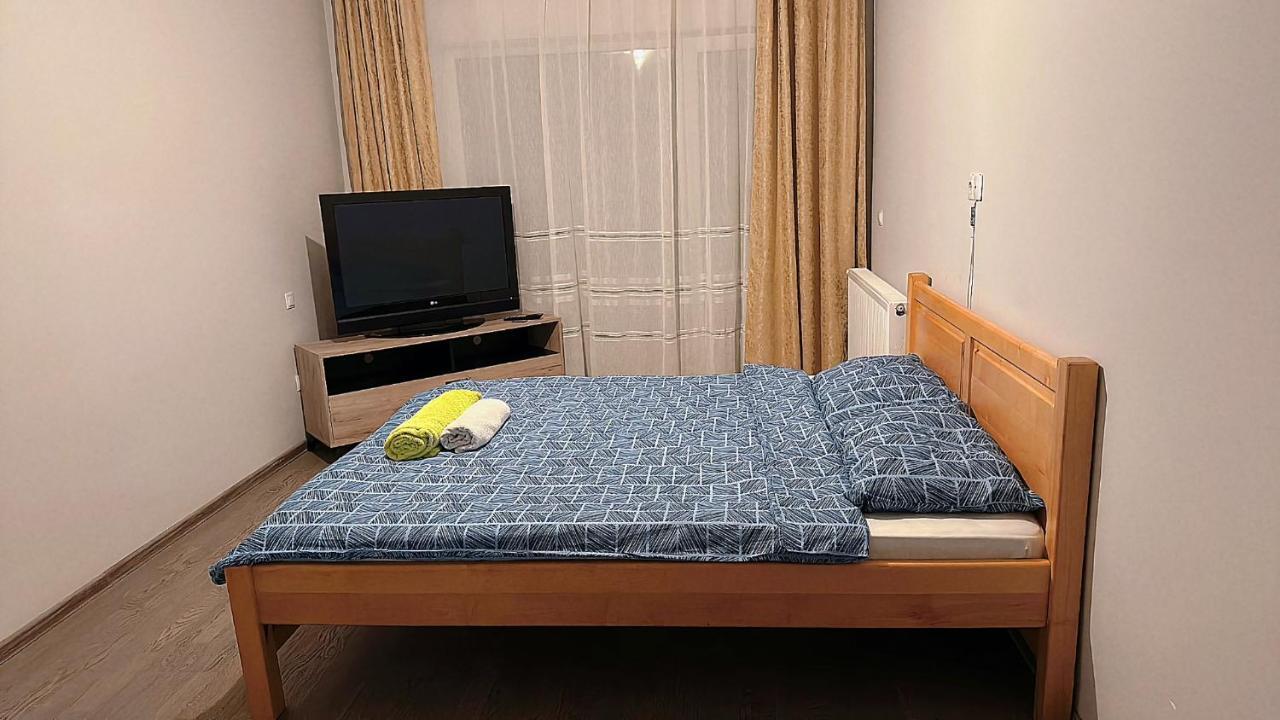 Kiwi Apartment Bistriţa Extérieur photo